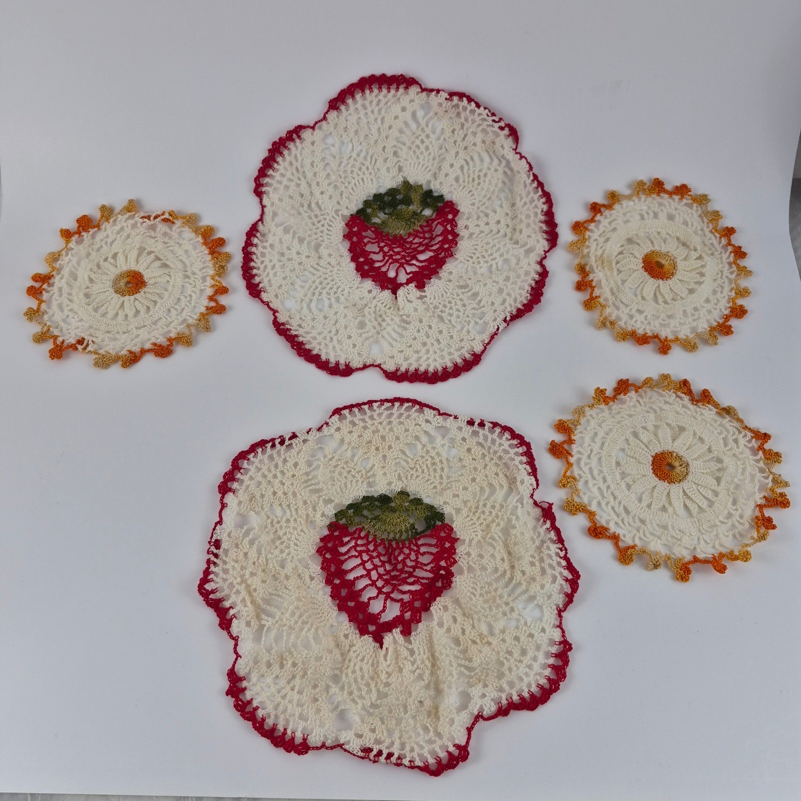 Vintage Handmade Crochet Doily Set Strawberry Floral Lace 5pc Cottagecore Cream