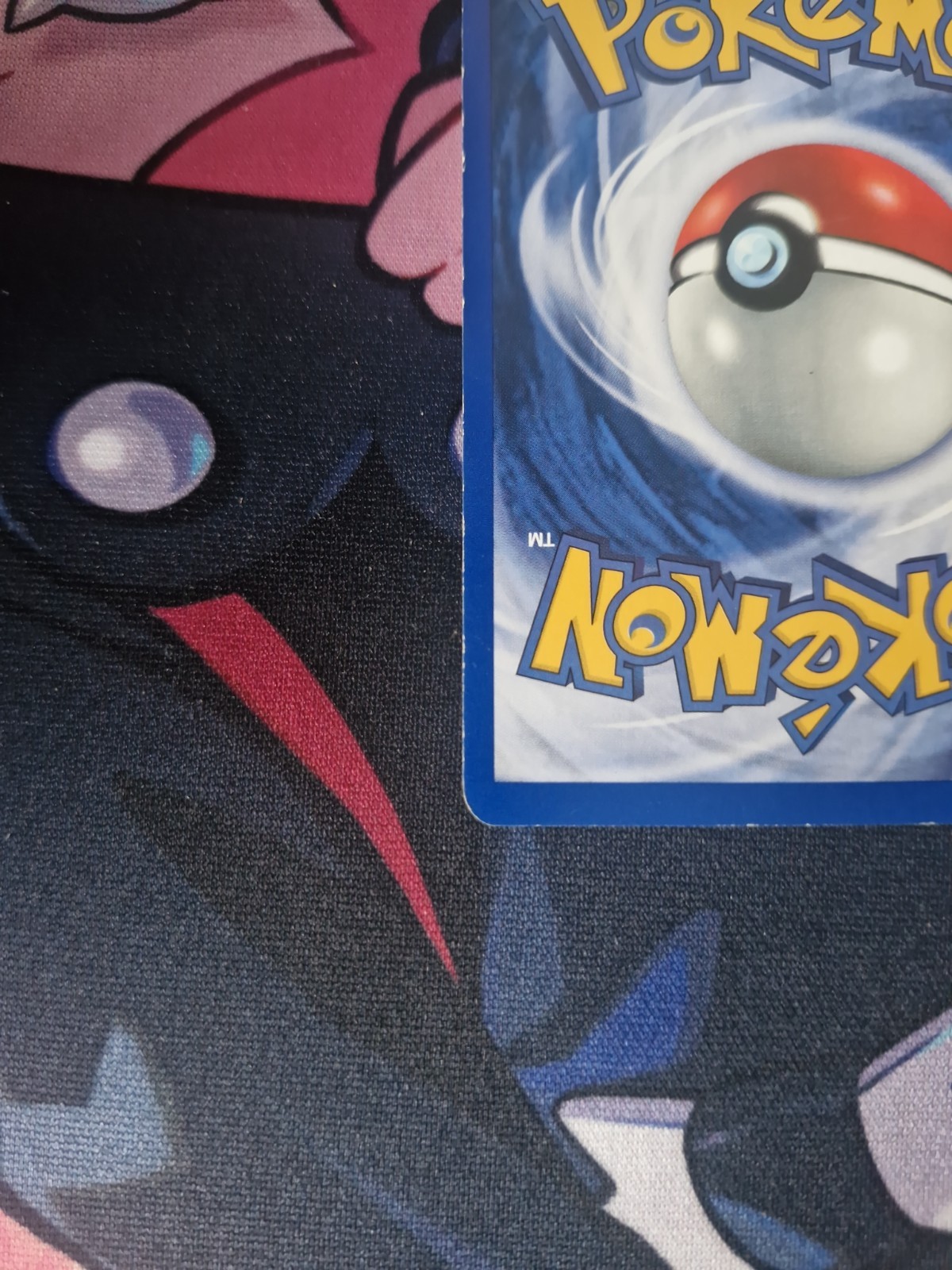 Pikachu 70/111 Regular Neo Genesis Pokemon TCG (NOT ENGLISH)
