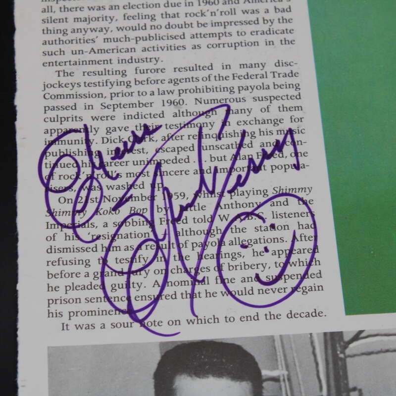 Chuck Berry Signed Book Page Auto Autograph ZJ23291