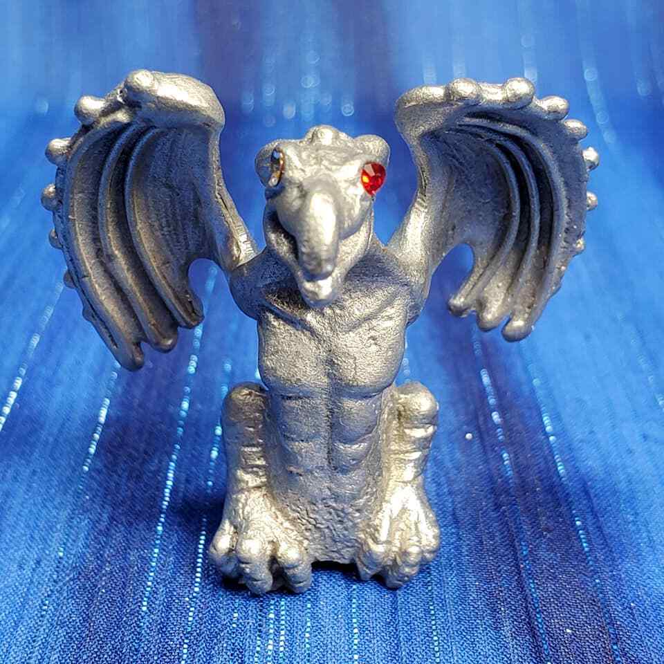 Old One Red Eyed Eagle Gargoyle Castle pewter fantasy figurine *rare* *NEW*