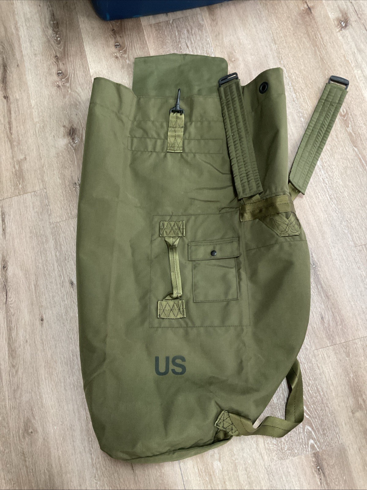 Military Duffle Bag – USGI OD Nylon Carry Straps – ￼#8465-01-117-8699 – Green