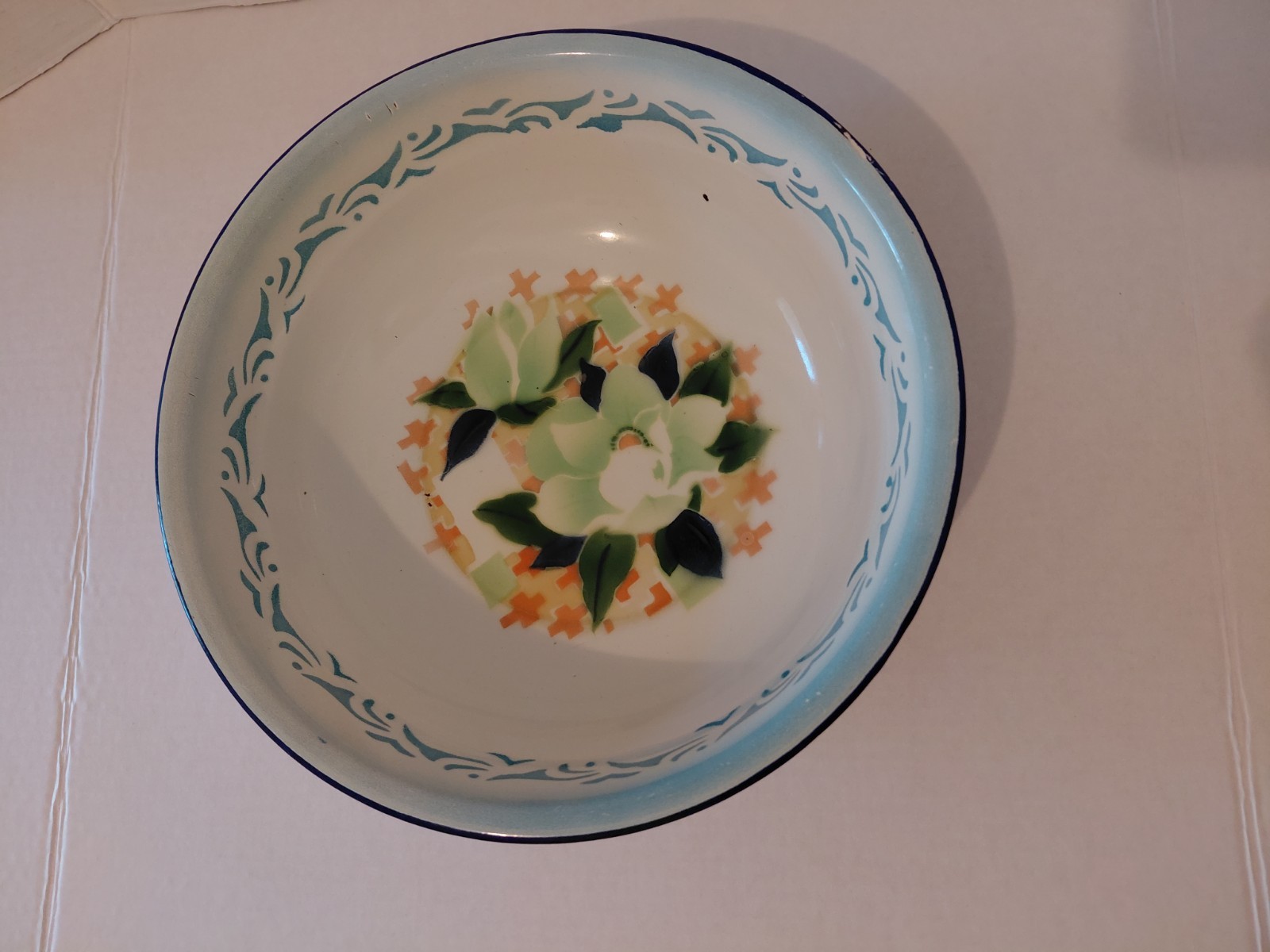 VINTAGE YAMATA ENAMELWARE BOWL – GREEN, ORANGE, WHITE FLOWERS WITH BLUE TRIM