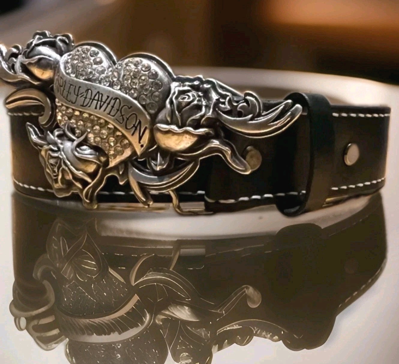Harley Davidson Woman’s 4″ Belt Buckle – Silver Rhinestones Heart in Metal Roses