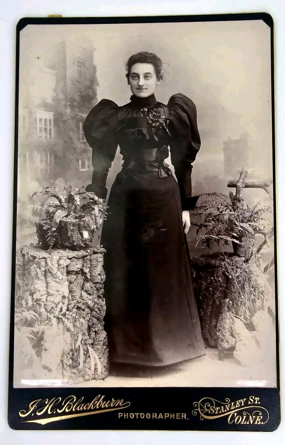 Antique Cabinet Card Photo Stunning Victorian Woman Fashion Blackburn Colne UK