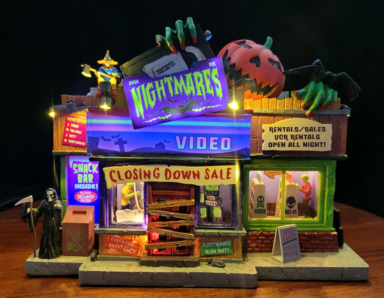 NEW LEMAX Spooky Town Nightmares Video Store VHS Rental Retro Halloween Village