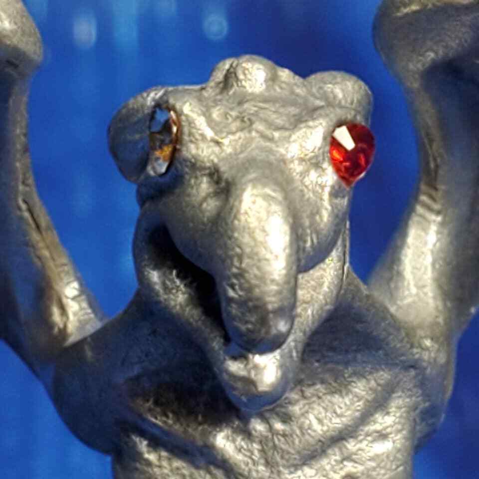 Old One Red Eyed Eagle Gargoyle Castle pewter fantasy figurine *rare* *NEW*