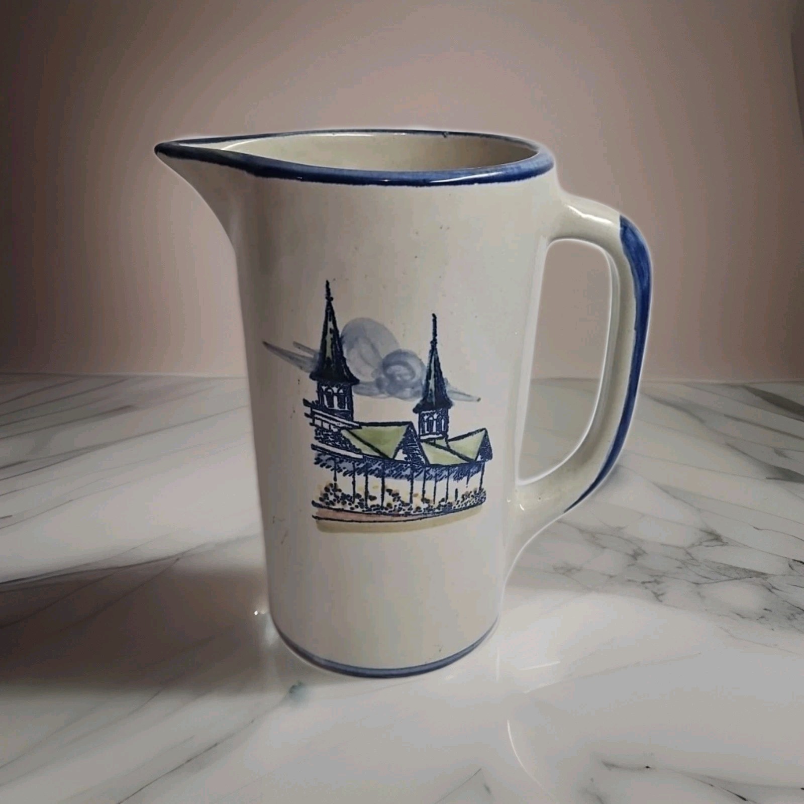 Louisville Stoneware 32oz. Bar Pitcher Kentucky Derby Museum Churchill Downs EUC