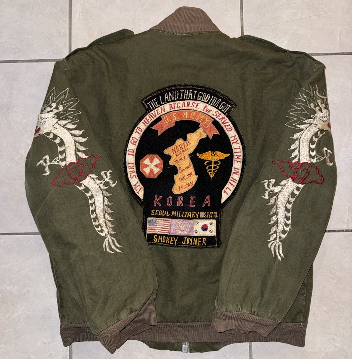 VTG Korean War–era souvenir bomber jacket 50s/ 60s Embroidered Dragon Us Army
