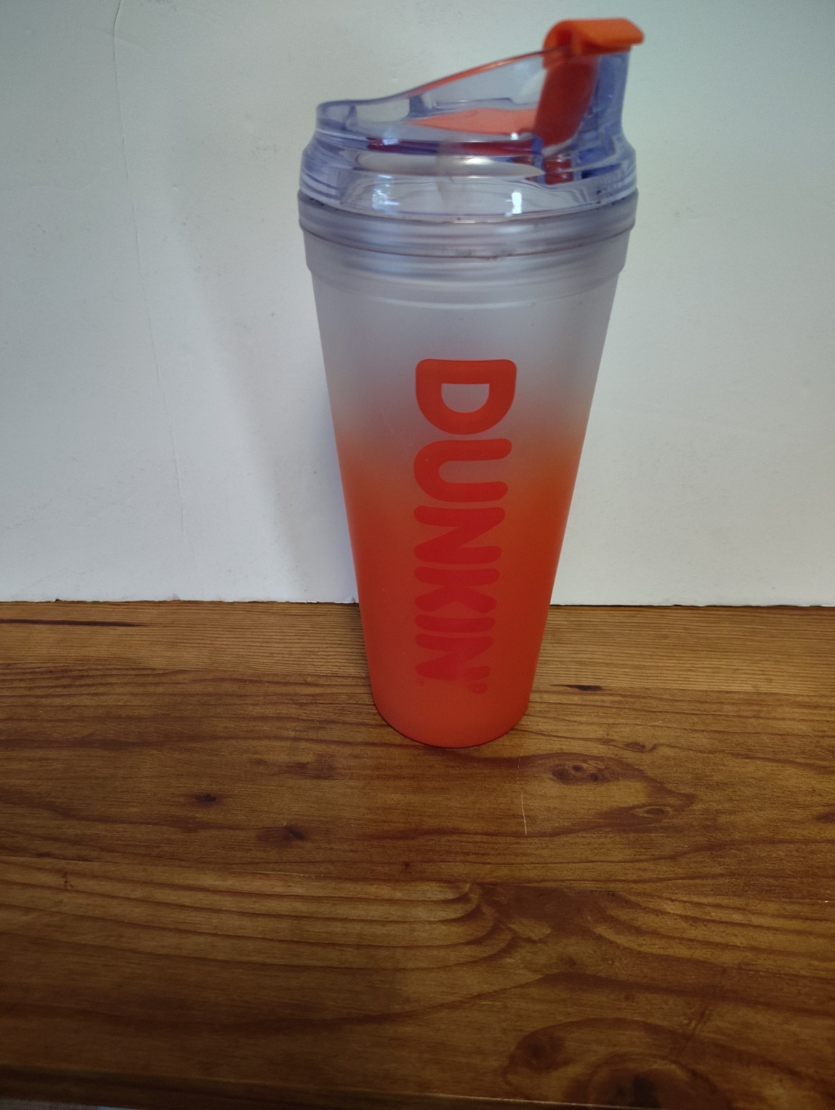 DunkinnDonuts Ombré Orange Insulated 24oz Tumbler 2024 EUC