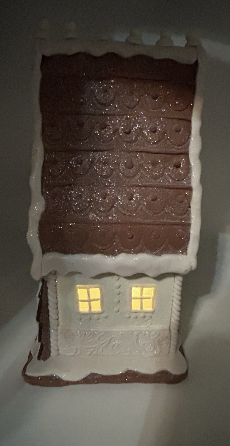Illuminated Gingerbread Farmhouse Cottage Valerie Parr Hill DEFECTS *Please READ