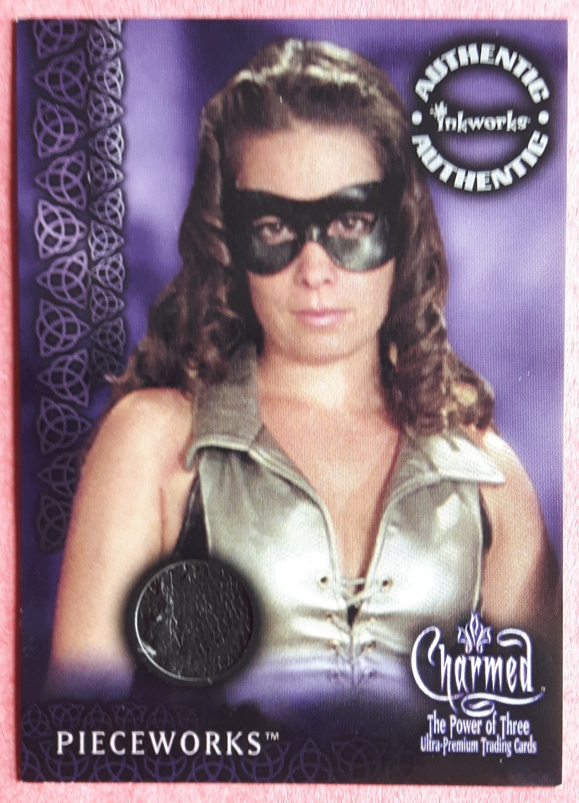CHARMED: HOLLY MARIE COMBS AS ‘PIPER’ ‘SUPER HERO’ AUTHENTIC PIECEWORK CARD