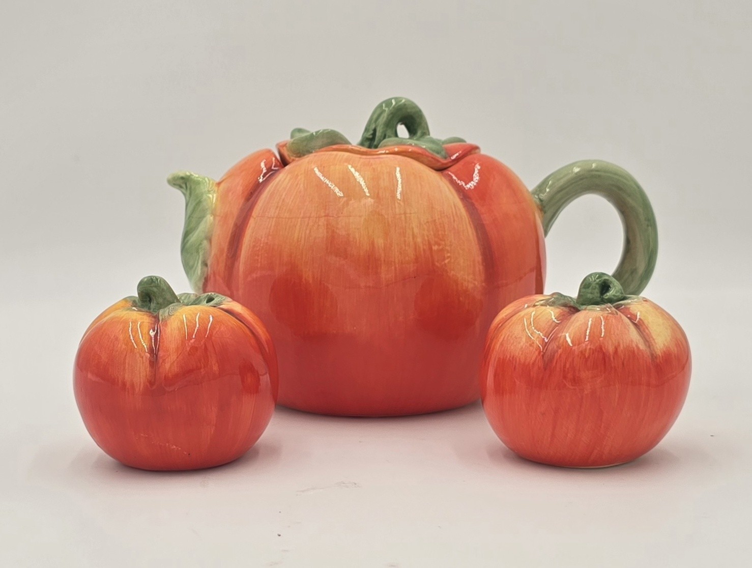 Tomato Shaped Teapot with Matching Tomato Shaped Salt/Pepper Shaker Set