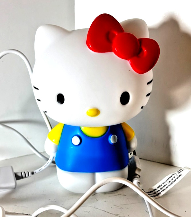 HELLO KITTY Night Light USB Tabletop Free Standing Sanrio Ukonic Multi-color