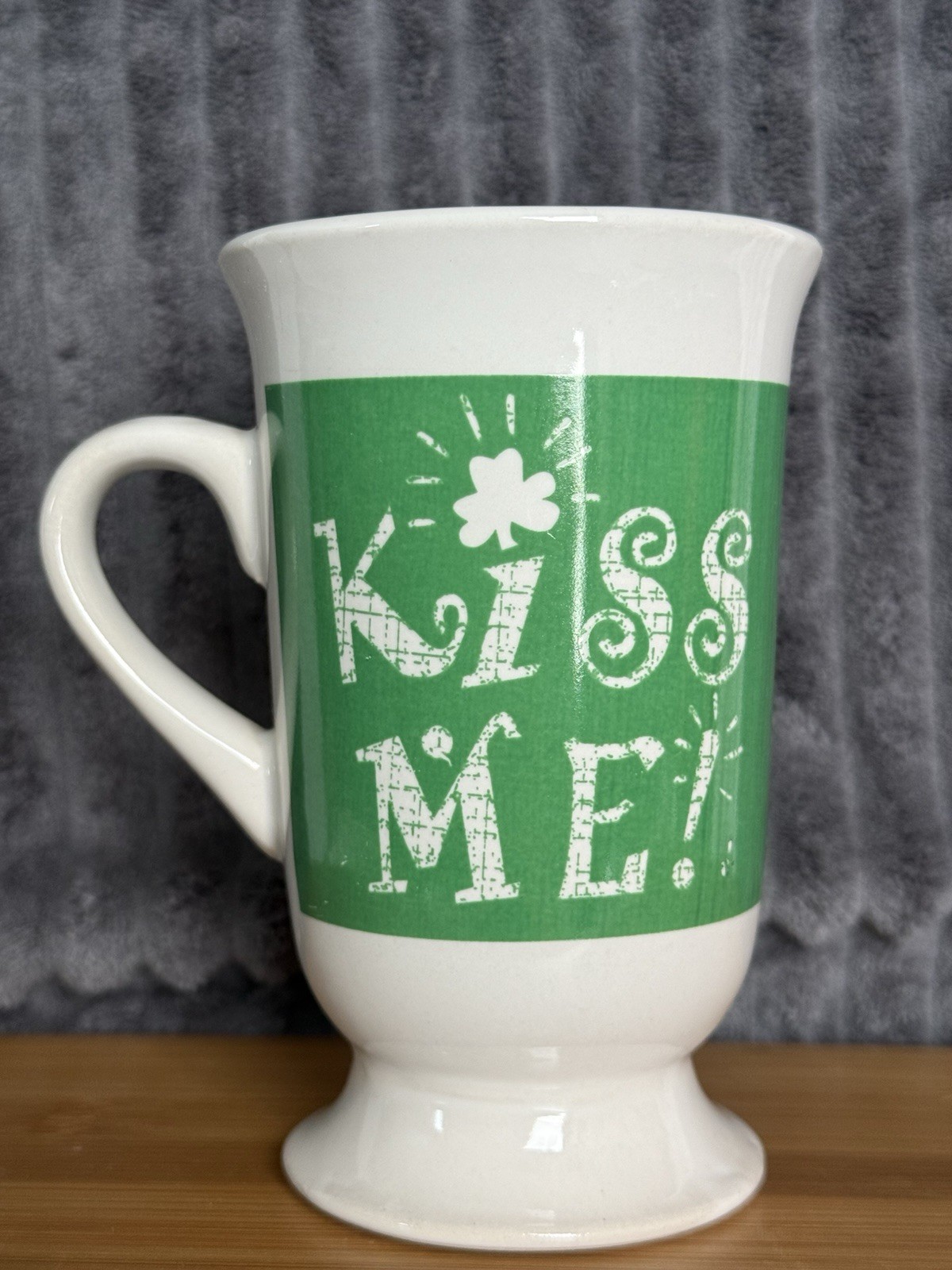 Vtg Royal Norfolk Kiss Me Irish Mug St Patricks Day Shamrocks Pedestal 1980-89