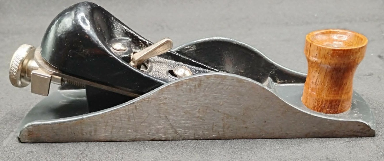 Ace Hardware 7″ Adjustable Block Plane Cast Iron with Wooden Knob