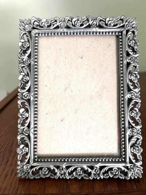 Vintage Towle Silversmiths Pewter Ornate Floral Scrolls 3.5″ x 5″ Photo Frame