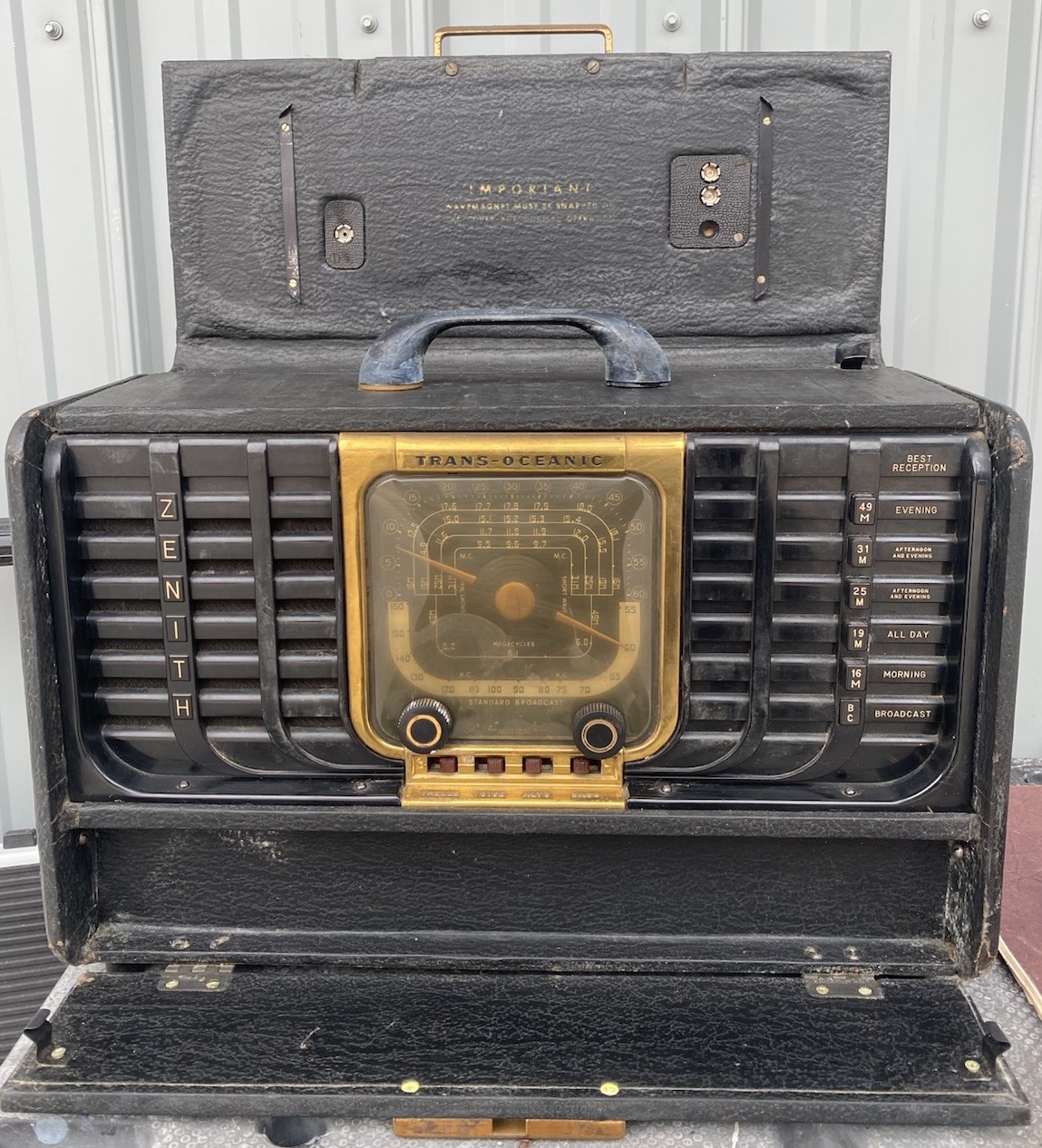 Antique Zenith TransOceanic Portable Tube Radio Model Complete? Vintage