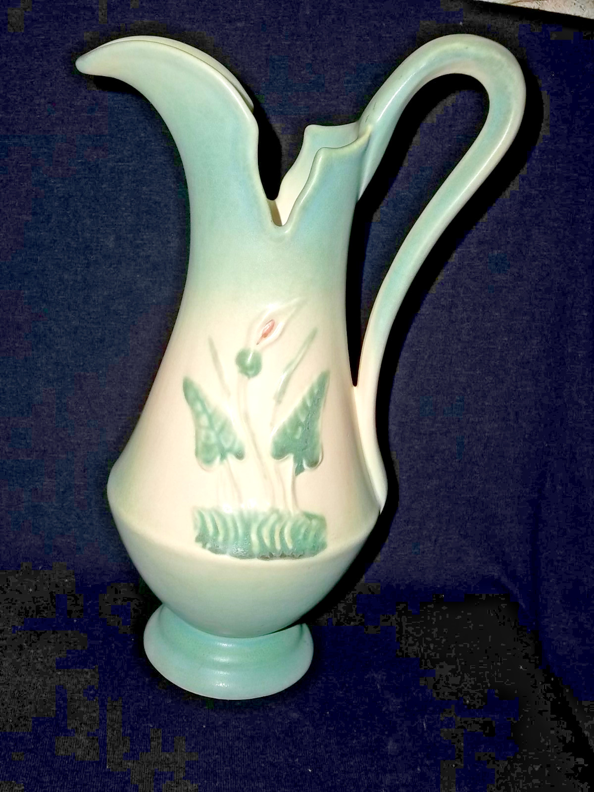 HULL POTTERY 506 – 10 CALLA LILY PITCHER EWER BLUE
