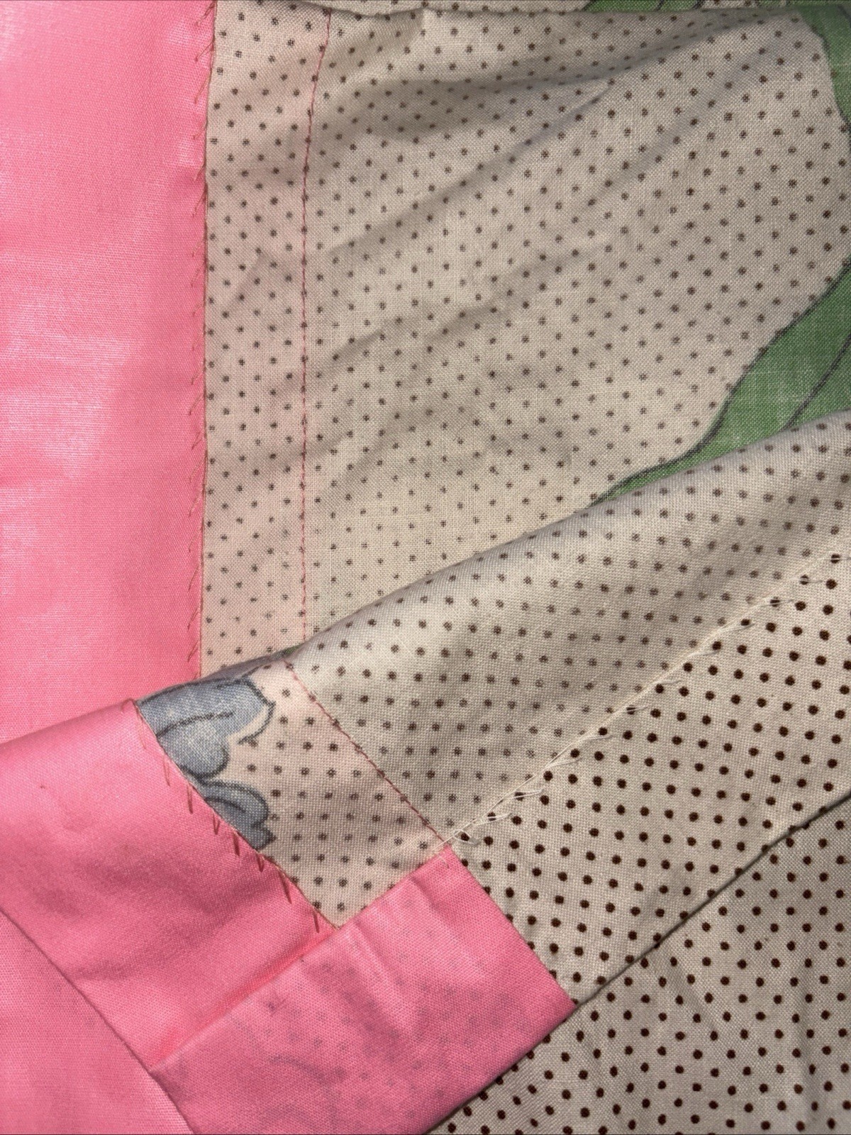 VTG Bedspread Light Weight Pink White floral Hand sewn cotton Blanket 84×92