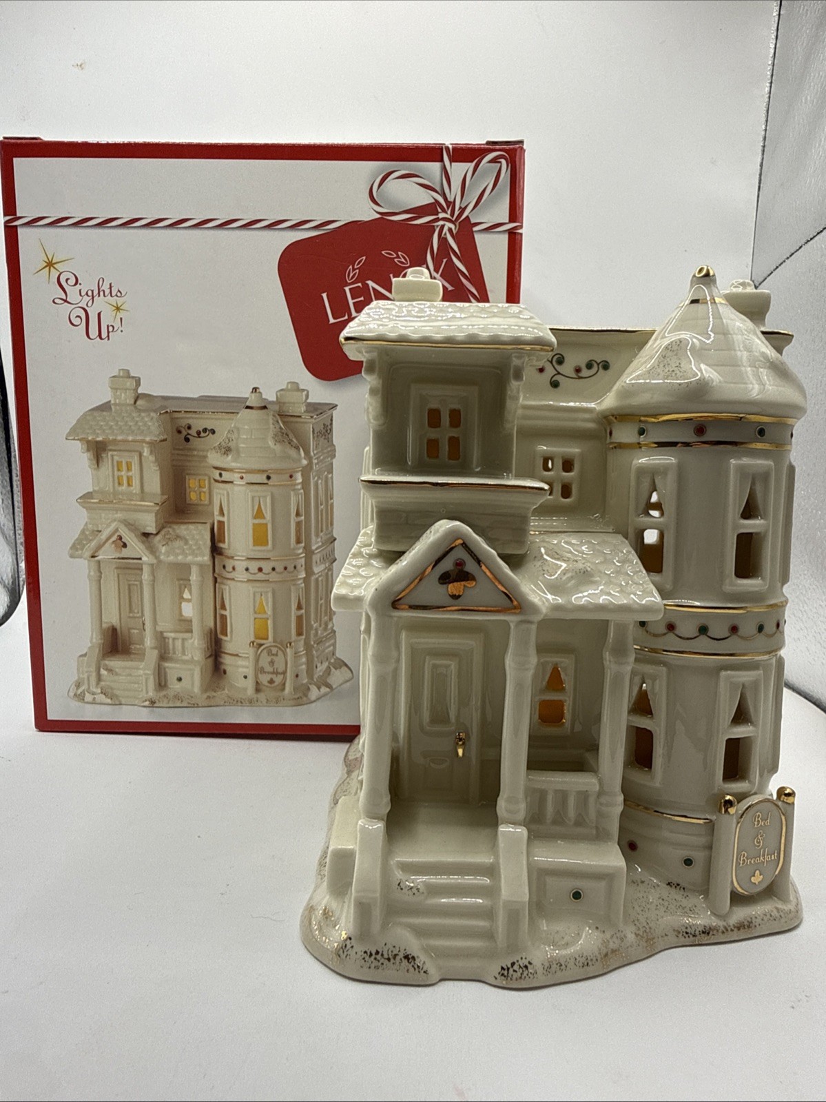 Lenox Mistletoe Park Village Bed and Breakfast Lights Up In Box 2020