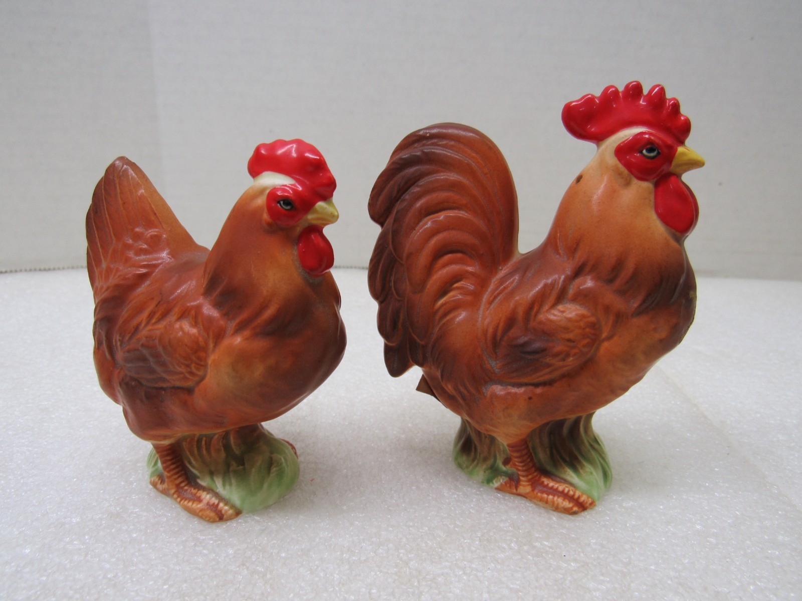 Brinn’s Hand Painted Mid-Century Bone China Hen & Rooster Salt & Pepper Shakers