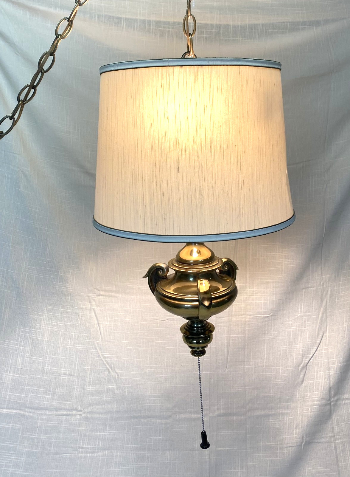 Vintage Swag Lamp Brass Hanging Light Pull Chain Drum Shade MCM Retro – Working