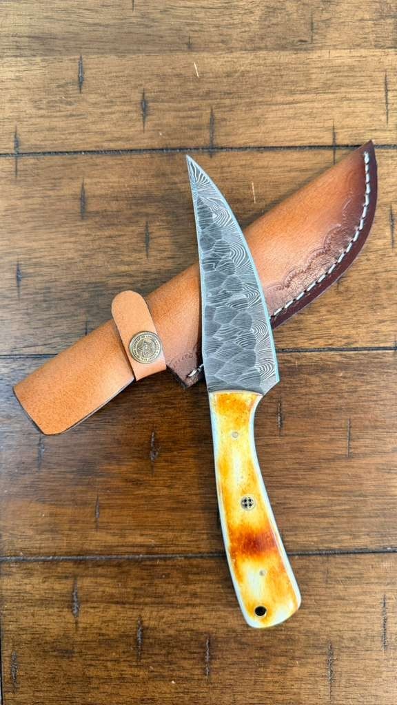 9″ CUSTOM HANDMADE HAMMERED DAMASCUS BURNT BONE HANDLE KNIFE W/ LEATHER SHEATH