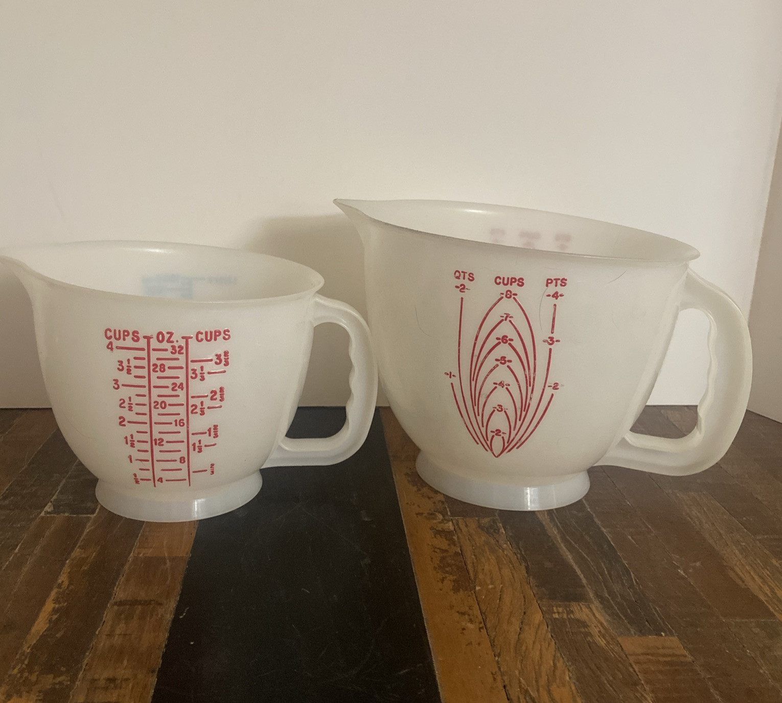 2 Vintage Tupperware 500-3 Mix-N-Stor 8c & 4c 1977 Pitchers w/ Spout, NO LIDS