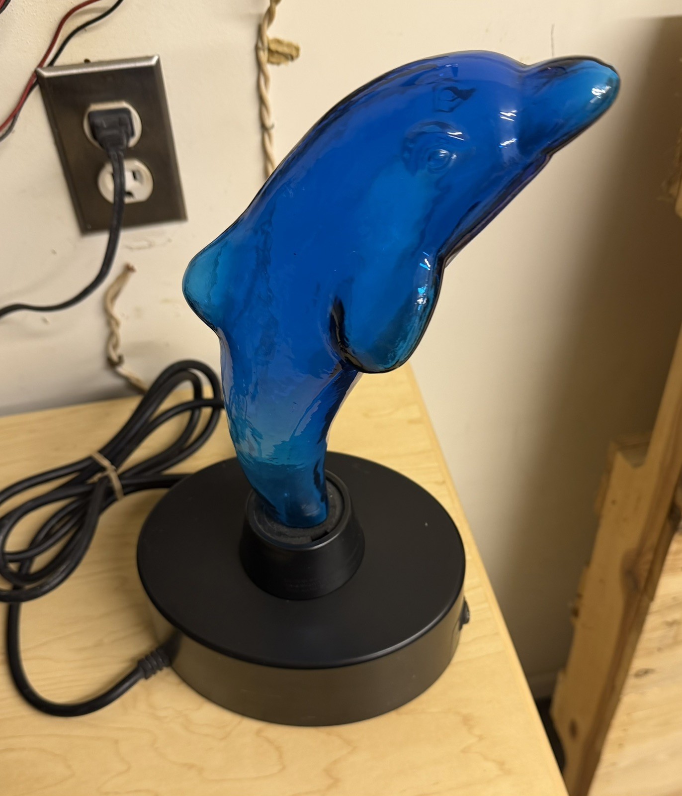 VTG LumiSource Neon Blue Dolphin Motion Lamp Light Electra Sculptured Plasma