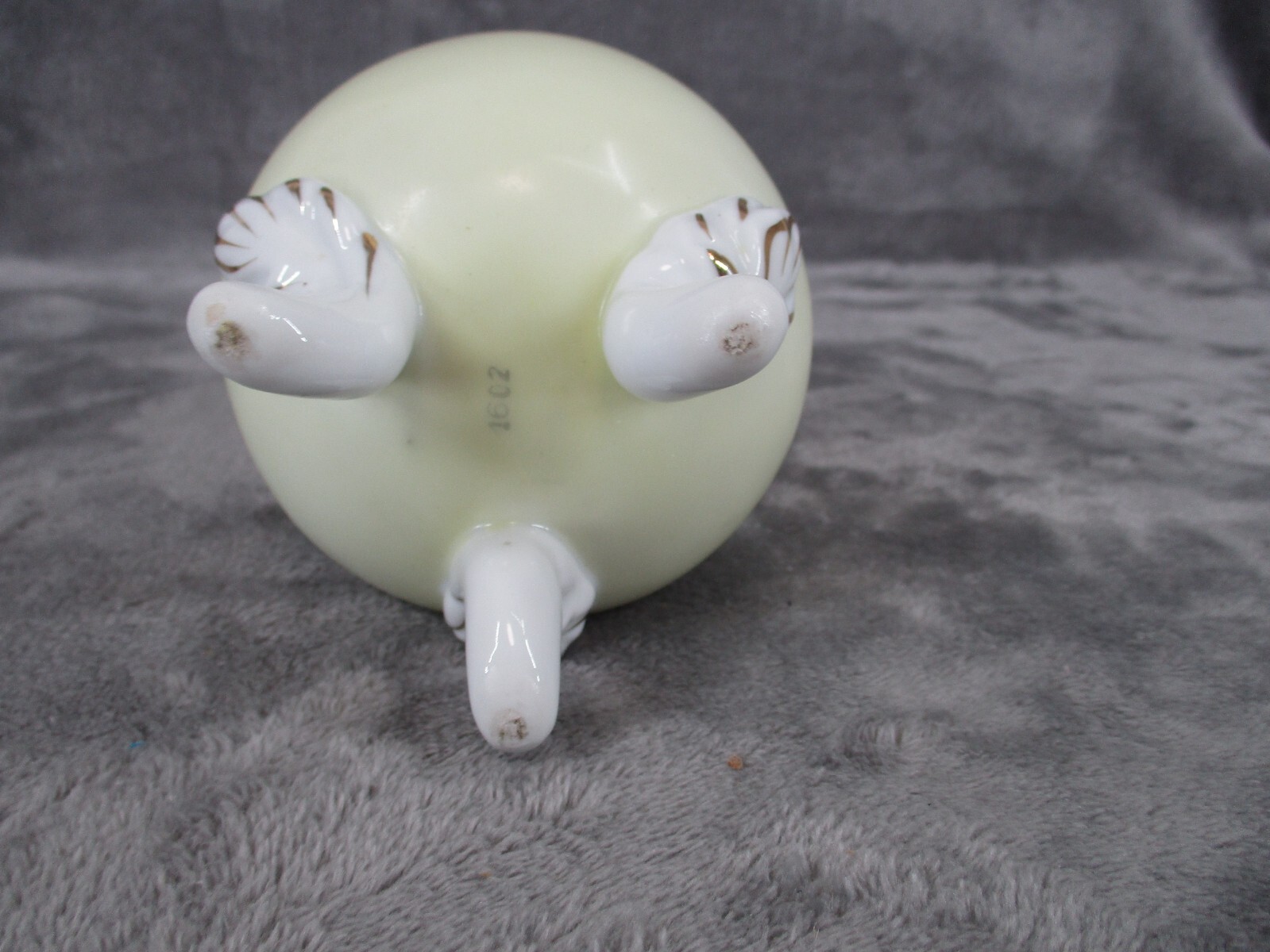 Lefton 1602 Footed Cracked Egg Vase Planter Ceramic With Gold Trim 5.5″ Vintage