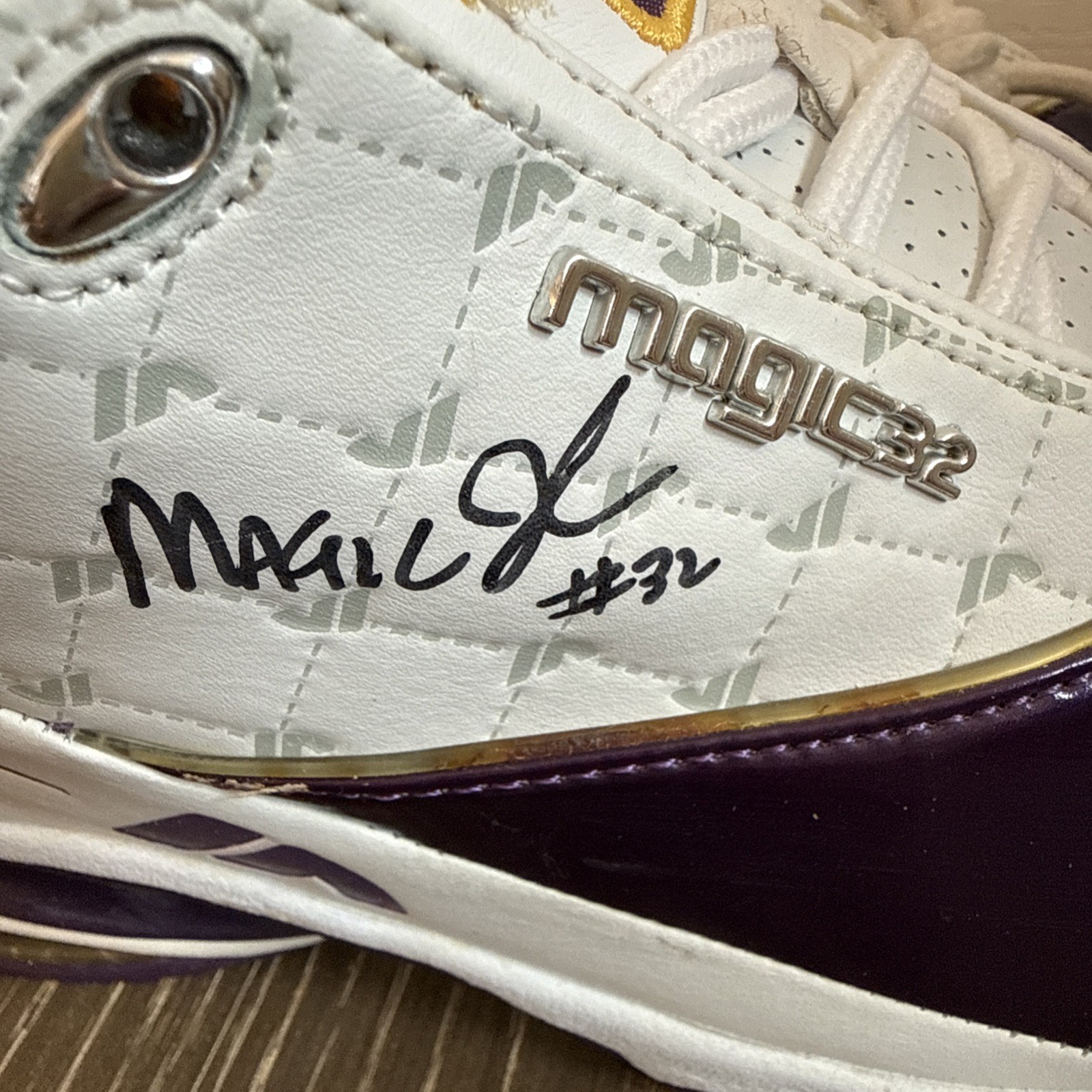 MAGIC JOHNSON SIGNED MAGIC32 SHOES Collectors Rare Sports Memorabilia Basketball