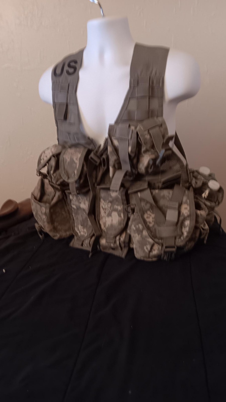 16 pc US Army MOLLE II ACU Fighting Load Carrier Vest w/Tons of Extras!