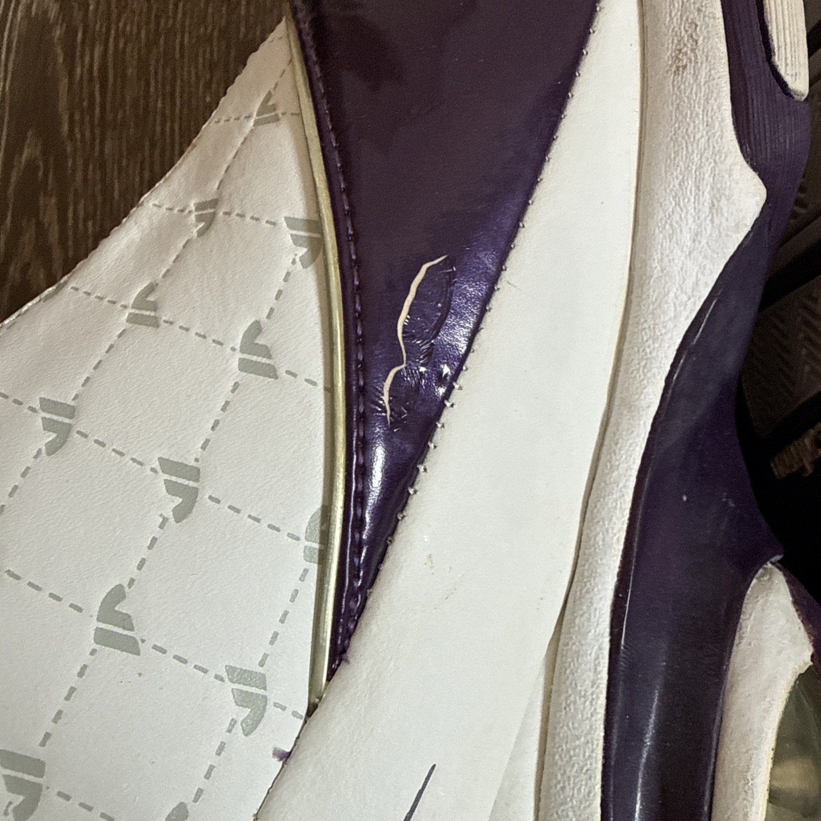 MAGIC JOHNSON SIGNED MAGIC32 SHOES Collectors Rare Sports Memorabilia Basketball