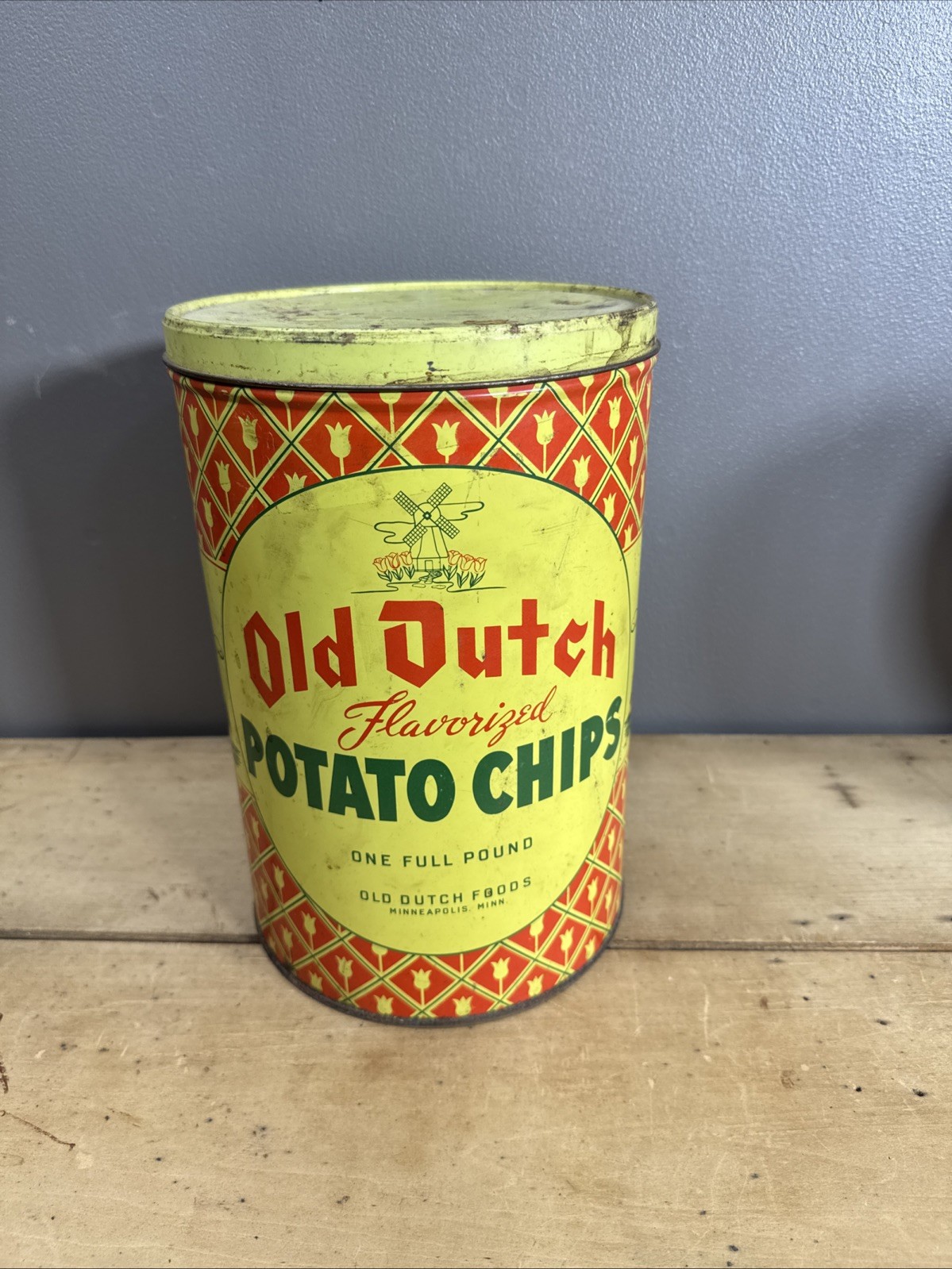 VINTAGE OLD DUTCH Flavorized Potato Chips Tin Canister 1 lb. ~ Minneapolis Minn