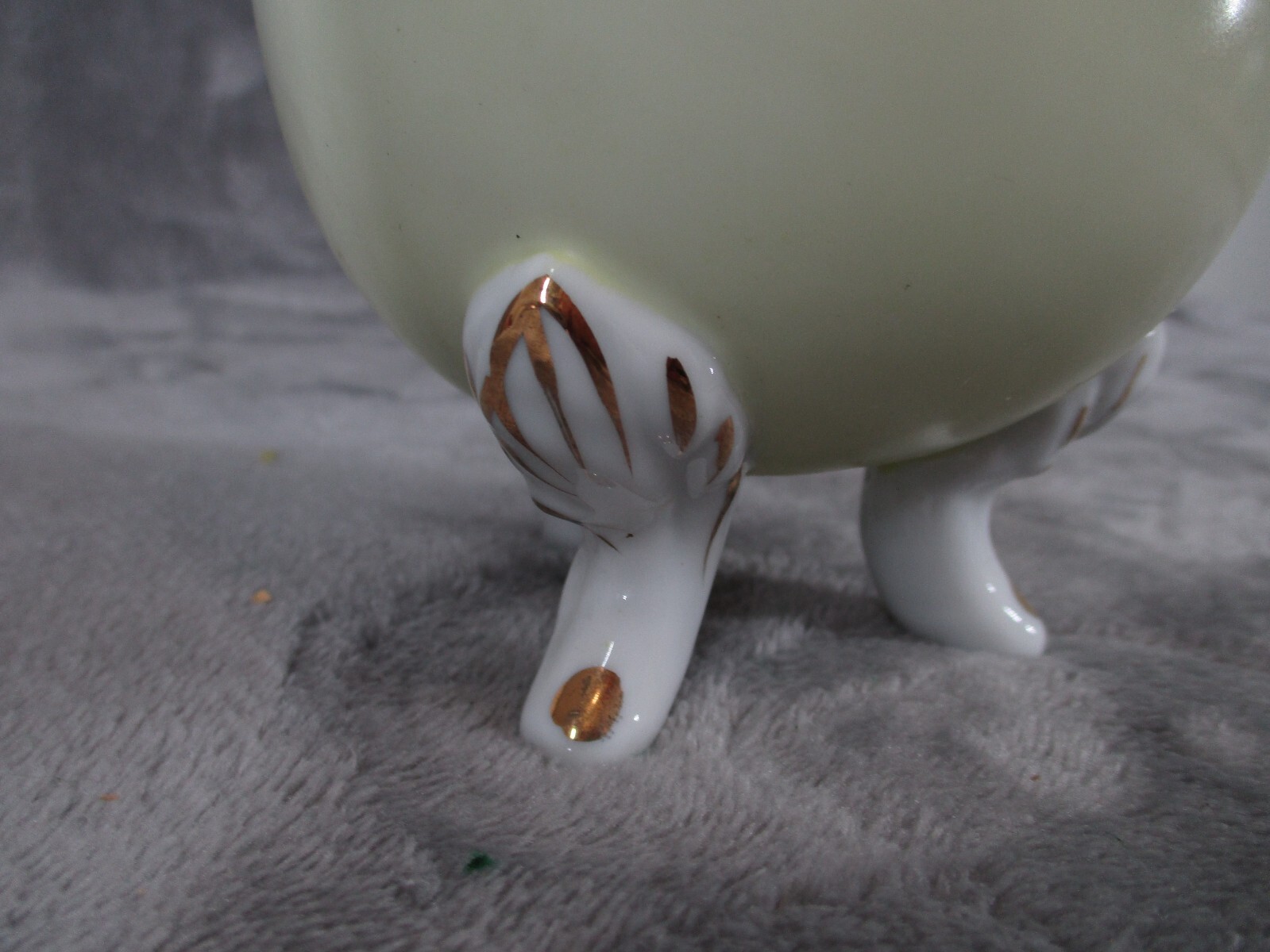 Lefton 1602 Footed Cracked Egg Vase Planter Ceramic With Gold Trim 5.5″ Vintage