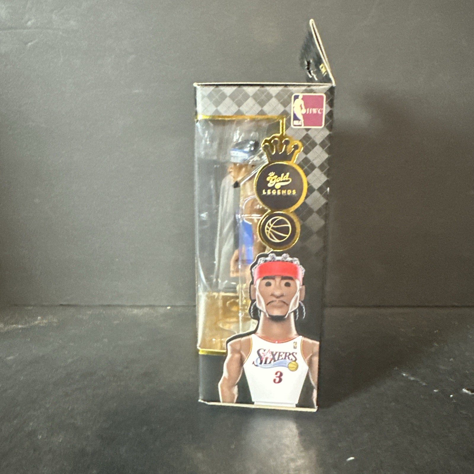 Funko Gold NBA Legends Series: Sixers – Allen Iverson Vinyl Figure Chase Variant