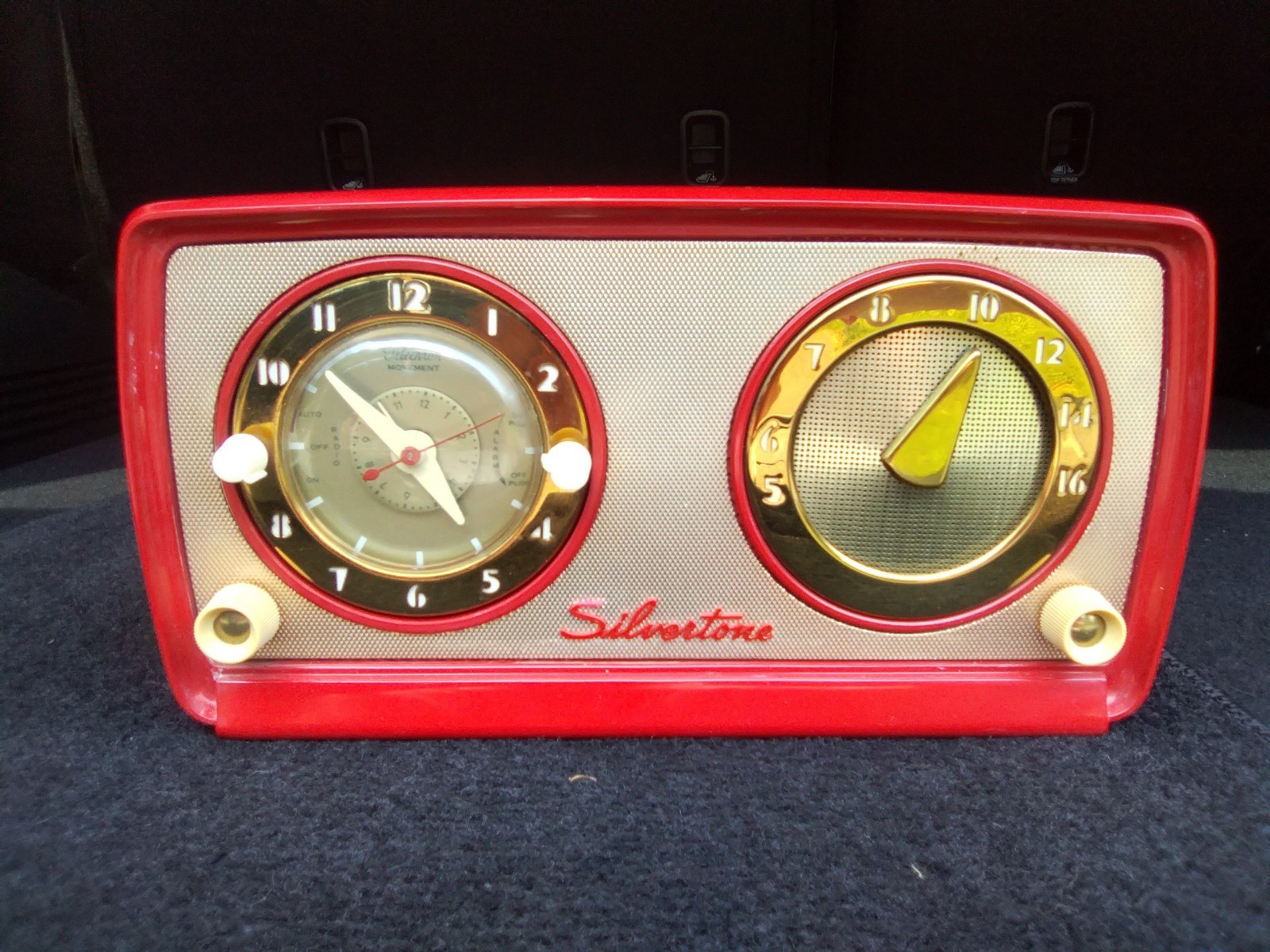 Antique Silvertone model 3027 Radio Beautiful red color