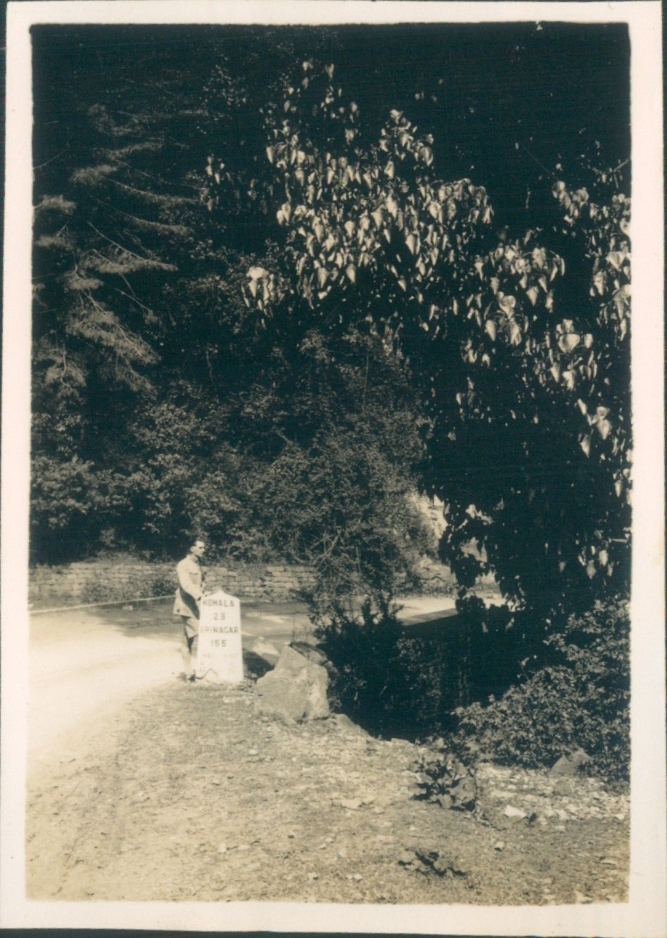 Original Photograph 1932 murree Hills Man at Kohala Milestone 3.5 x 2.5 Inch