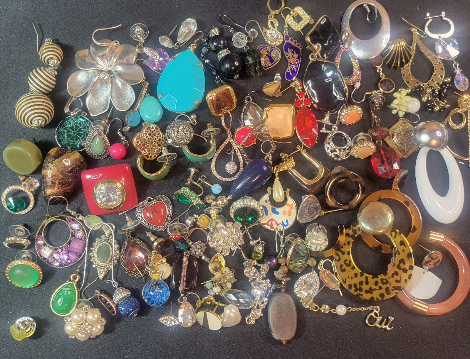 Lot Of 100 Mixed SINGLE Earrings Fashion Jewelry Materials Studs Pierced More