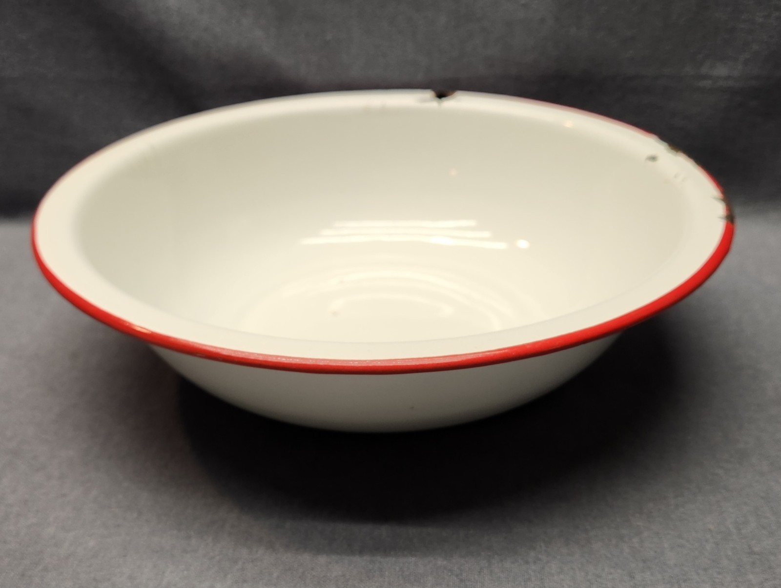 Vintage Enamelware Round Wash Tub Basin Bowl White Red 10.75″ Rustic Farmhouse