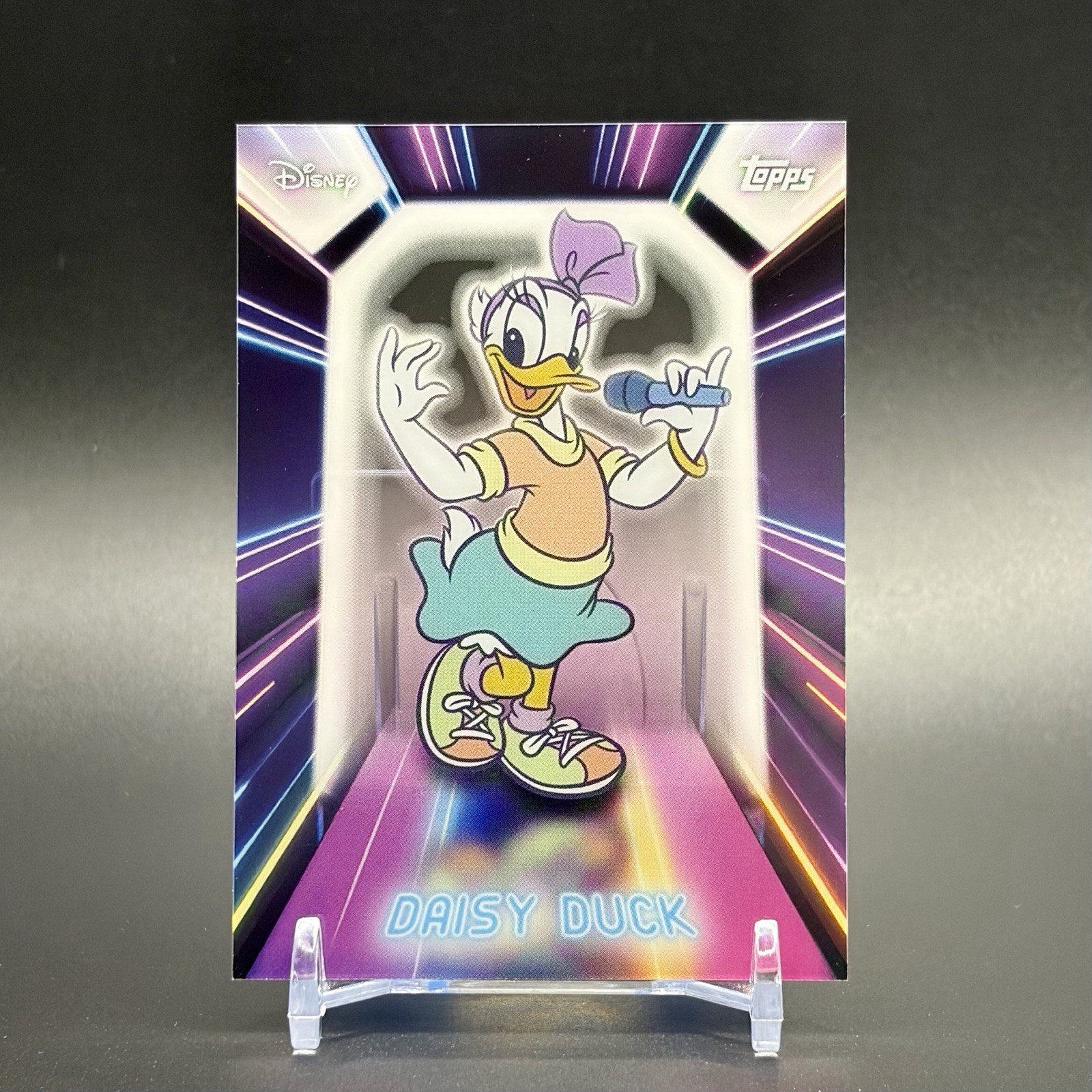 2026 Topps Disney Neon Daisy Duck Illuminated Neon Lights NPL-6