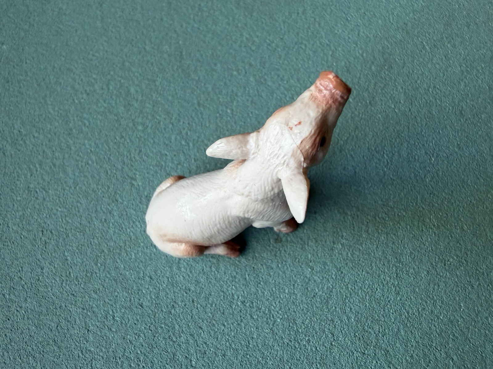 Safari Ltd PINK PIGLET Figure Sitting Baby Pig Farm Boar Sow 2007 Figurine Toy